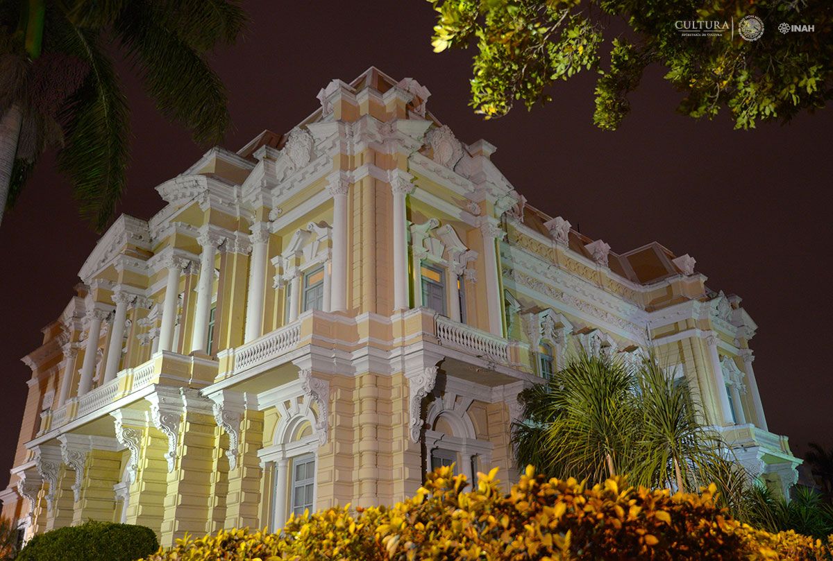 Visita el Palacio Cantón